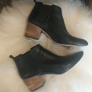 Dear Frances Float Boot